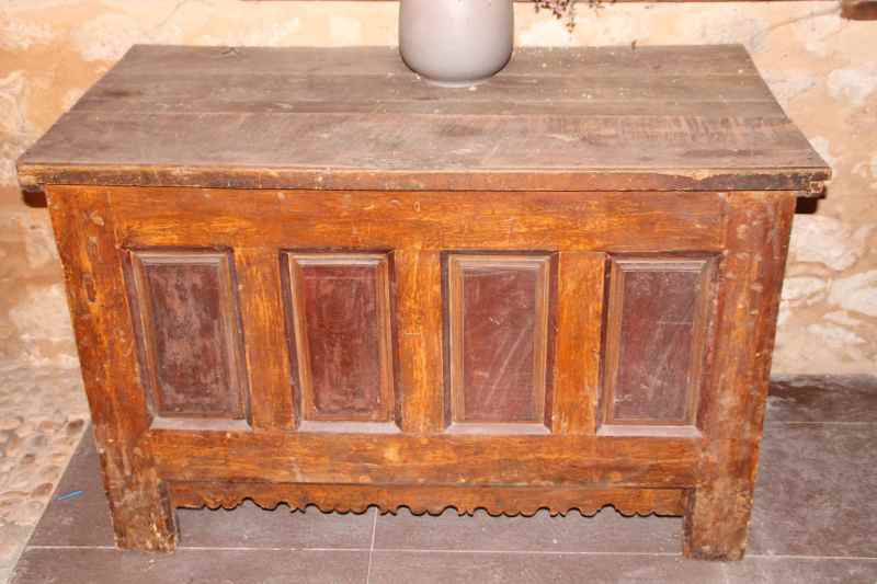 Arcón Policromado de Encina